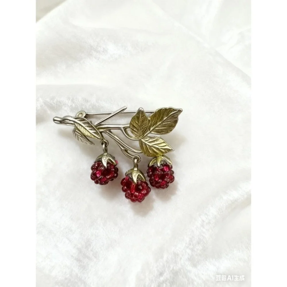 Vintage Style Nature-Inspired‎ purple Berry Jewelry Set – Earrings & Brooch new